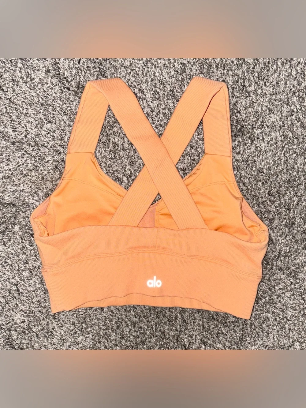 Alo Yoga Emulate ribbed cross-strap orange coral sports bra medium